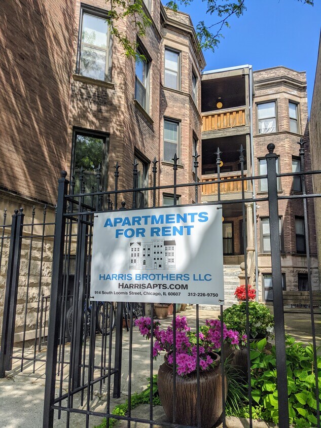 Harris Brothers Apartment Rentals Chicago Il Apartments Com