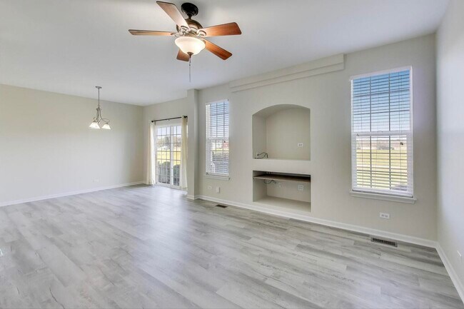 Foto del edificio - 23927 McMullin Cir