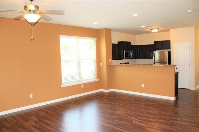 Building Photo - 810 Riverdance Dr