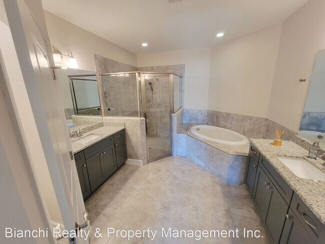 Building Photo - 3 br, 2 bath House - 1521 Highland Park Dr