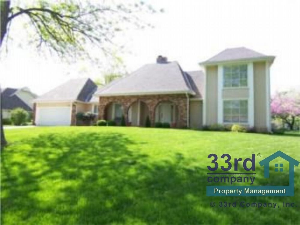 Primary Photo - Leawood Home in Blue Valley School District