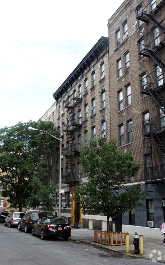 Primary Photo - 609 W 191st St