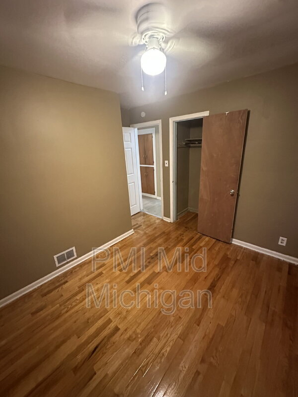 Foto del edificio - 1436 Berrywood Ln