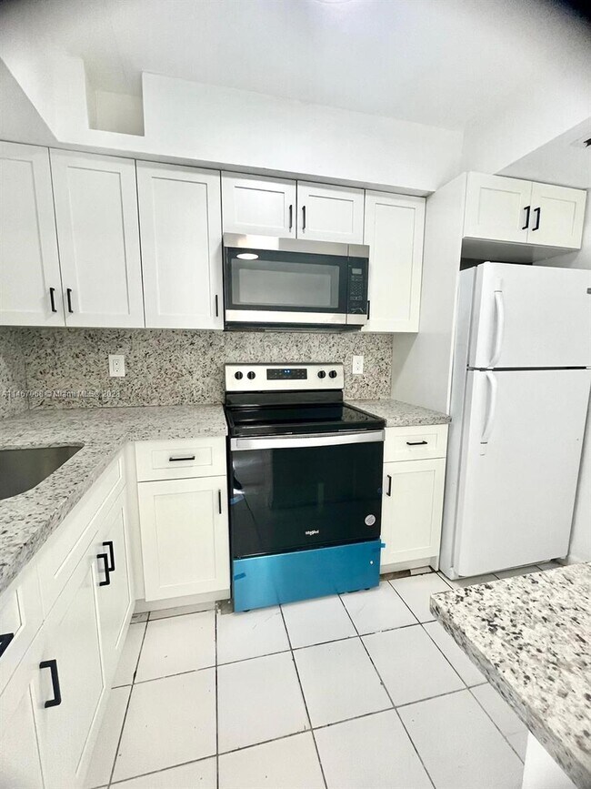 Foto del edificio - 850 SW 74th Terrace