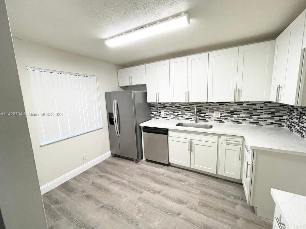 436 Lakeview Dr Unit 103, Weston, FL 33326 Room for Rent in Weston