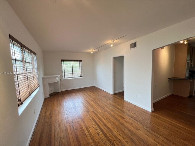 Building Photo - 1535 Meridian Ave
