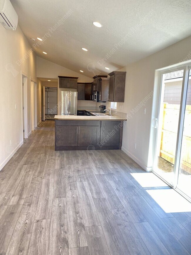 Foto del edificio - NEWER CONSTRUCTION - 2 BR 1BA Hayden Home ...