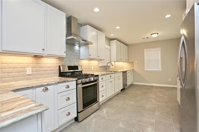 Foto del edificio - 4106 Milton St