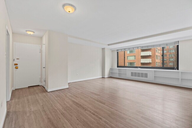 Foto del edificio - 1011 Arlington Blvd