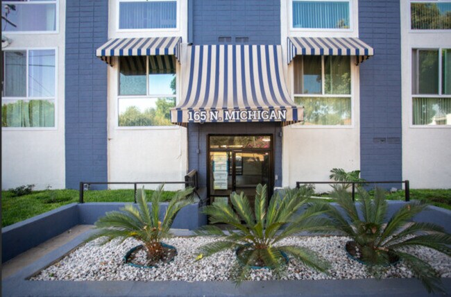 Foto del edificio - Michigan Apartments