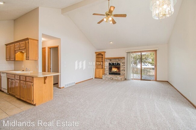 Building Photo - 3 br, 3 bath House - 5574 Walnut Street