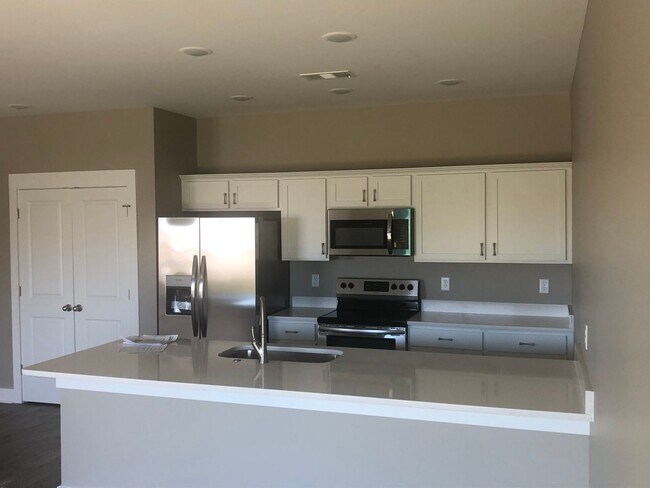 Foto del edificio - 3 Bedroom Home in Valley View PRE LEASE