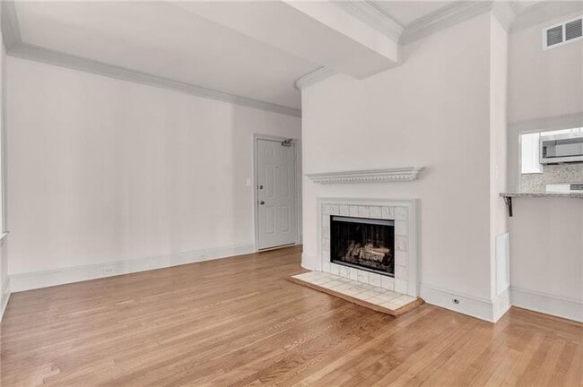 Building Photo - 2840 Peachtree Rd