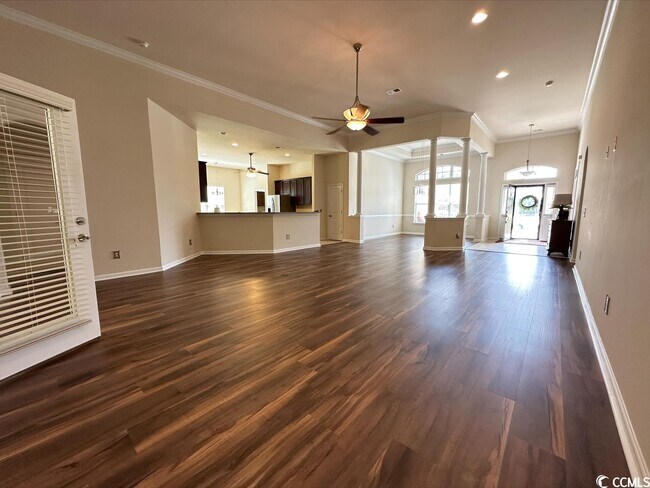 Building Photo - 9 Grovecrest Dr