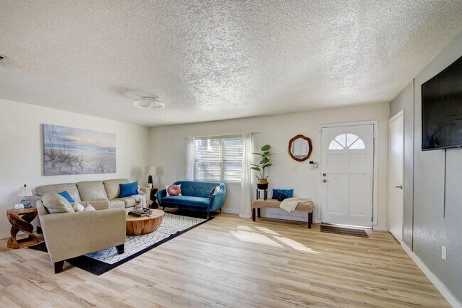 Foto del edificio - 5710 Driftwood St
