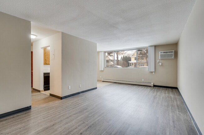 Building Photo - Grand Place Apartments | 2028