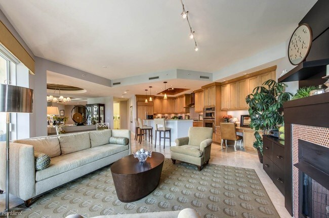 Building Photo - 2 br, 2 bath Condo - 8 Octavia St Unit 705