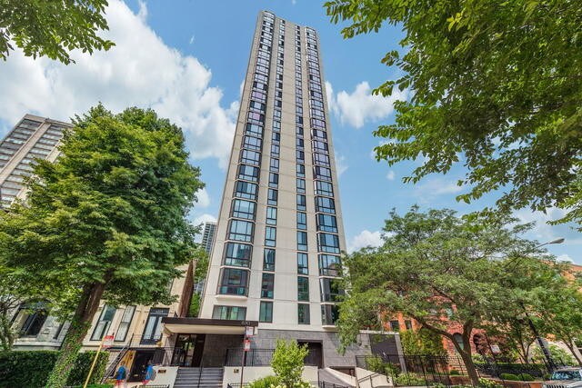 Foto principal - 1530 N Dearborn Pkwy