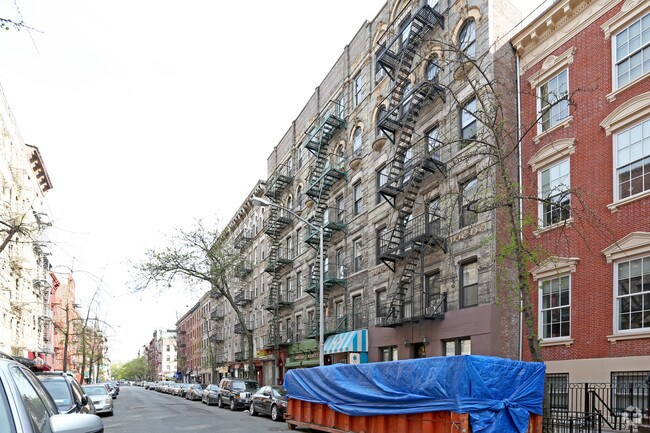 Building Photo - 74 E 7th St