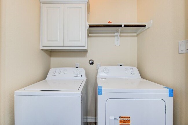 Foto del edificio - 10014 Spring Shadows Park Cir