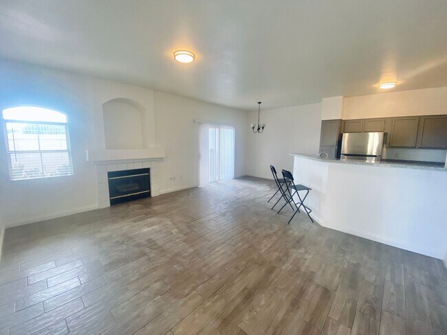 Foto del edificio - Recently renovated centrally located condo...