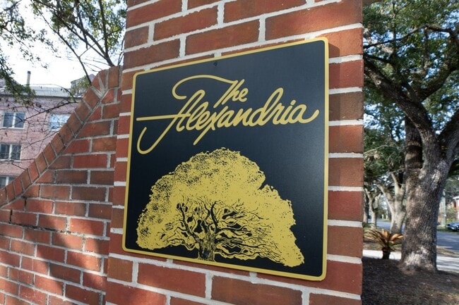 Building Photo - Charming Condo in Historic San Marco with River Views