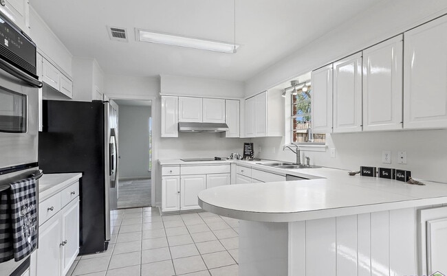 Foto del edificio - 392 Shadydale Dr