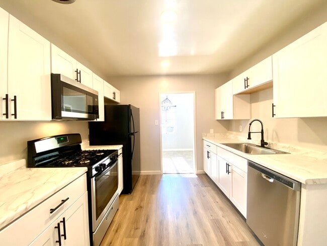 Foto del edificio - 2017 N Winstel Blvd