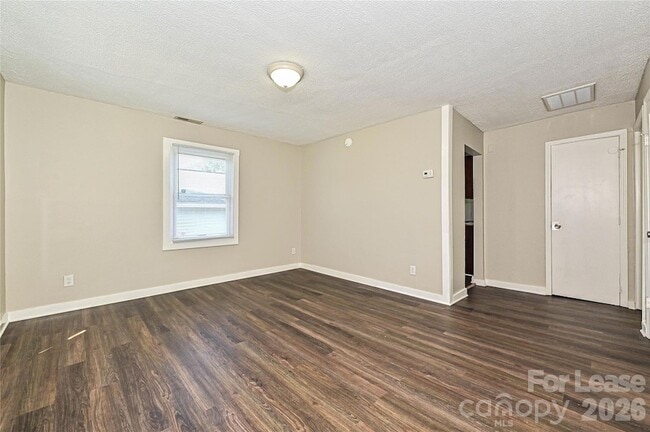Building Photo - 3516 Jonquil St