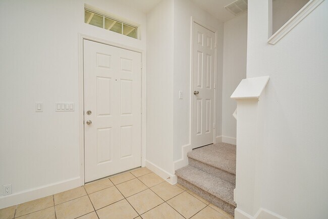 Foto del edificio - 29725 Sullivan Oaks Dr