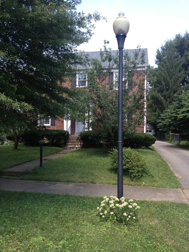 Foto del edificio - 2229 Tyler Ln