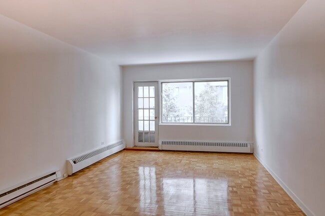 Photo du bâtiment - 2400 Av. Van Horne