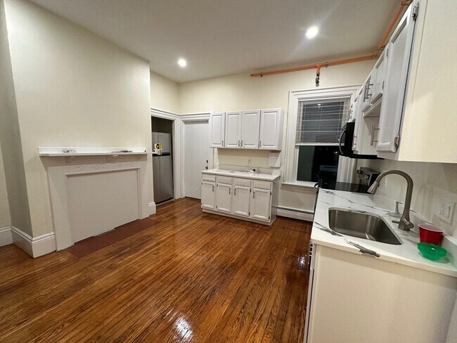 Foto del edificio - 440 Newtonville Ave