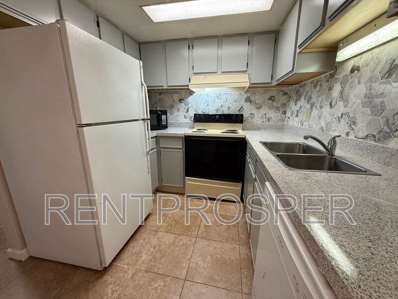 Primary Photo - 4113 S Semoran Blvd