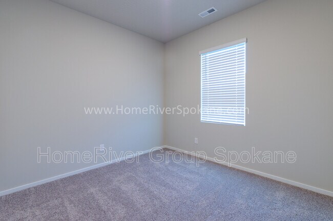 Foto del edificio - 3222 N McKinnon Rd