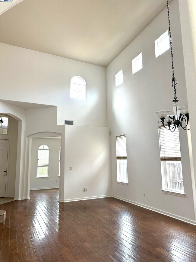Building Photo - 2609 Pearlite Way