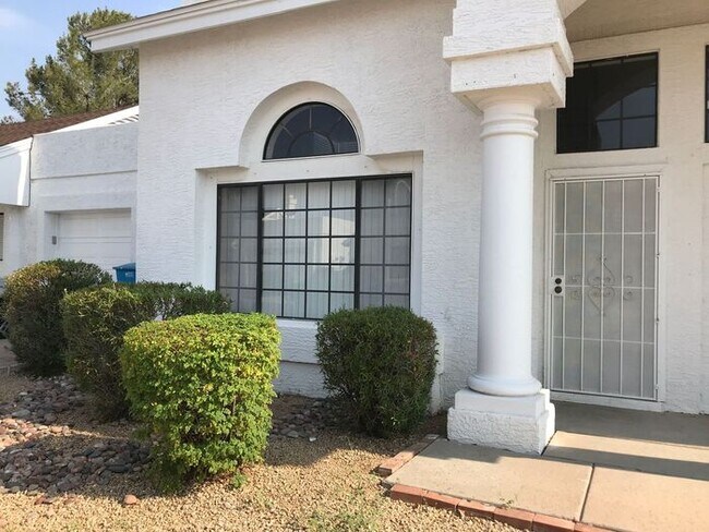 Foto del edificio - 3329 E Wescott Dr