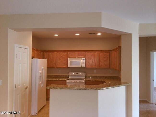 Building Photo - Gorgeous 4 Bed 3 Bath home in Anthem!! Poo...