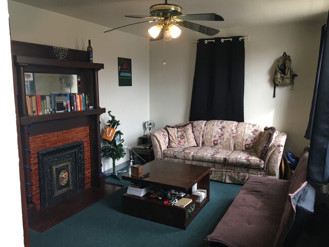 Living Room - 483 Poplar St