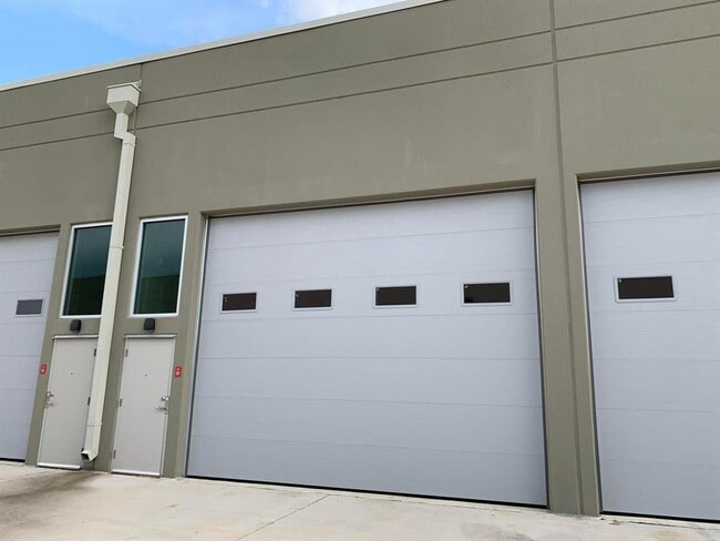 Building Photo - 1435 FM 1463 Rd