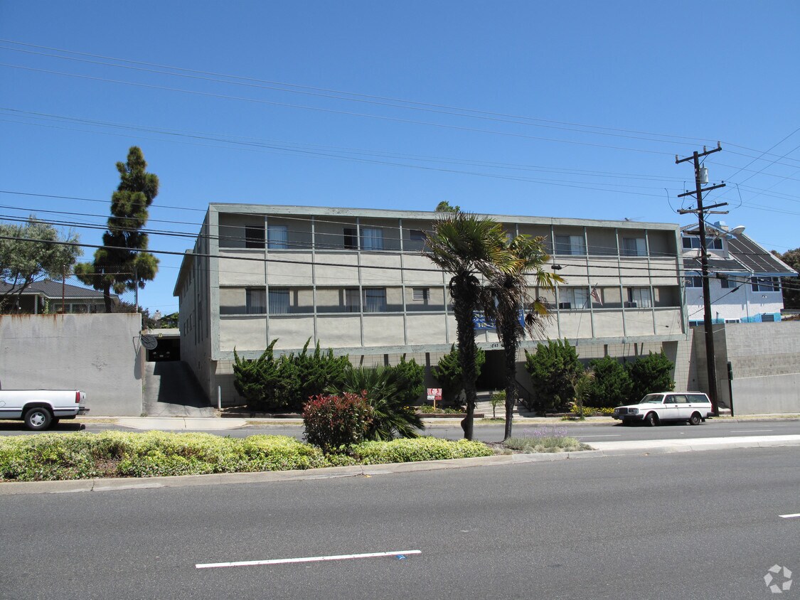 1643 Artesia Blvd, Manhattan Beach, CA 90266 Apartments in Manhattan