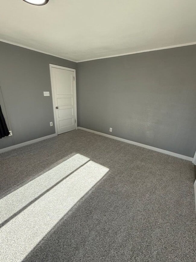 Foto del edificio - Beautifully Renovated 2-Bedroom Home – Mod...