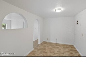 Building Photo - 617 N Park St