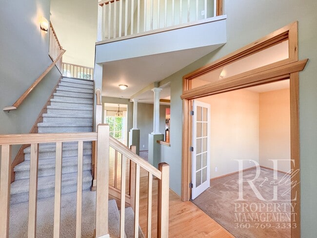 Photo - 18128 Mount Walker Dr NE House