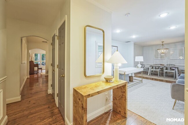 Foto del edificio - Newly Furnished 4BR House in Charlotte