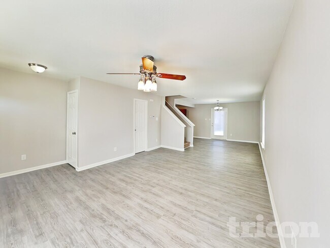 Foto del edificio - 927 Littleton Dr