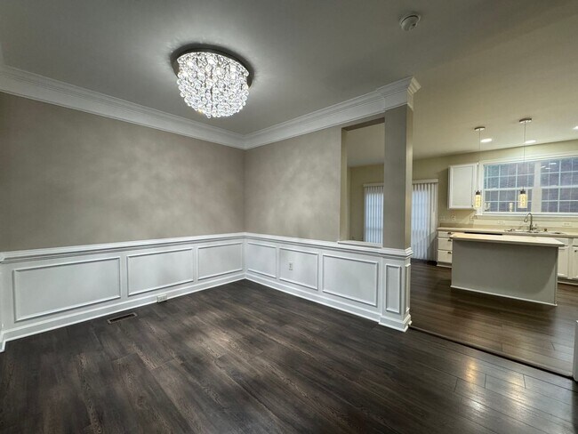 Foto del edificio - Gorgeous 4 Bed 3 Bath Brick Townhome In Amenity-Rich Riverside Station