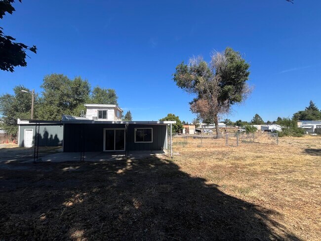 Building Photo - 6716 N Crestline St