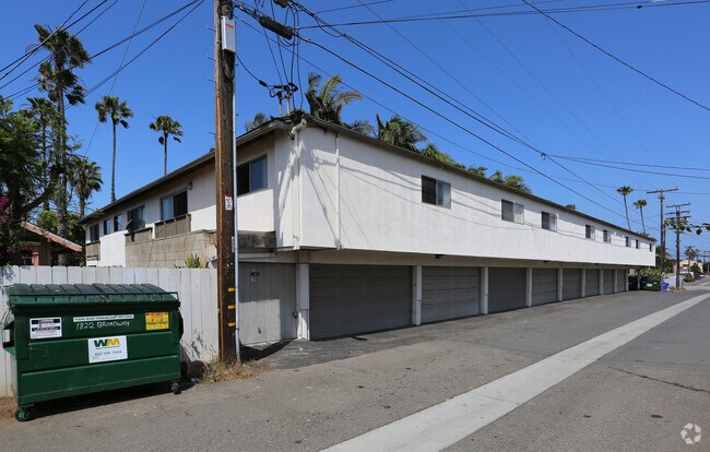 Área de estacionamiento - Mauna Loa Apartments