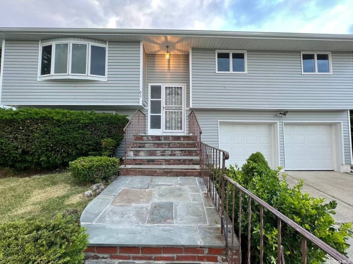 Primary Photo - 61 Beaumont Dr